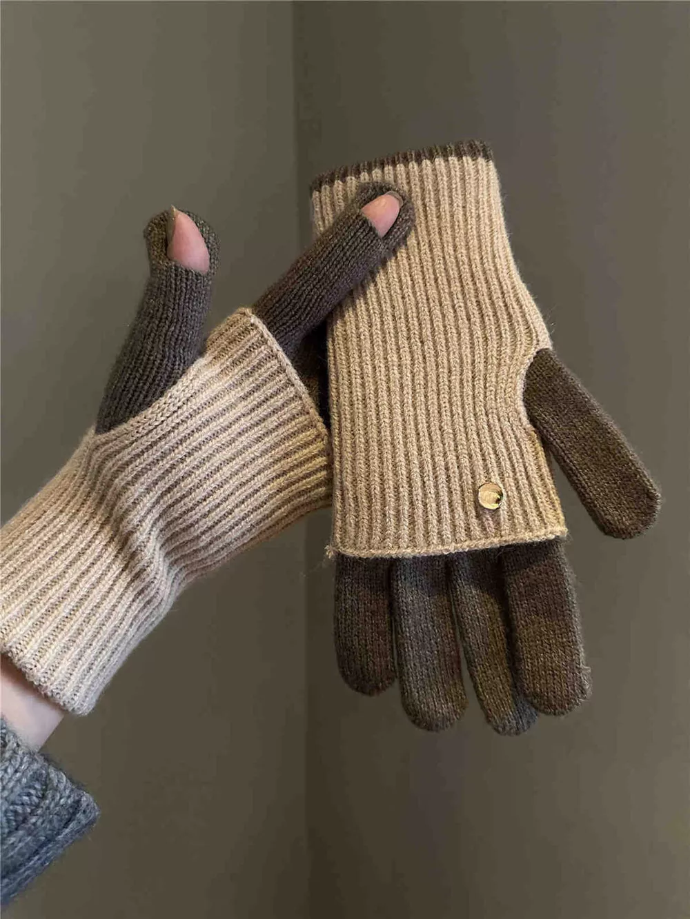 Two-Tone Knitted Gloves, image 2