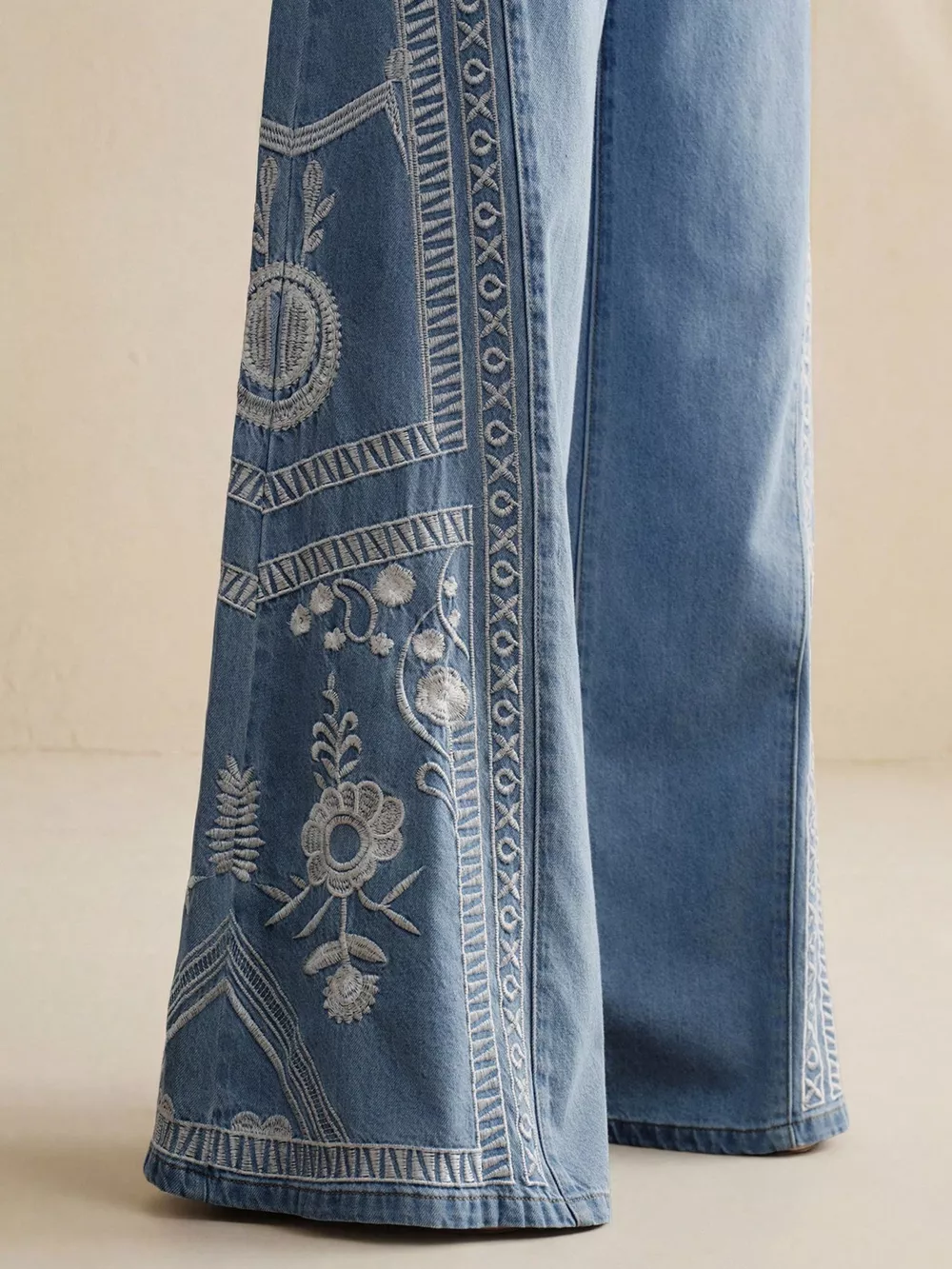 Embroidered Wide-Leg Drawstring Jeans, image 6