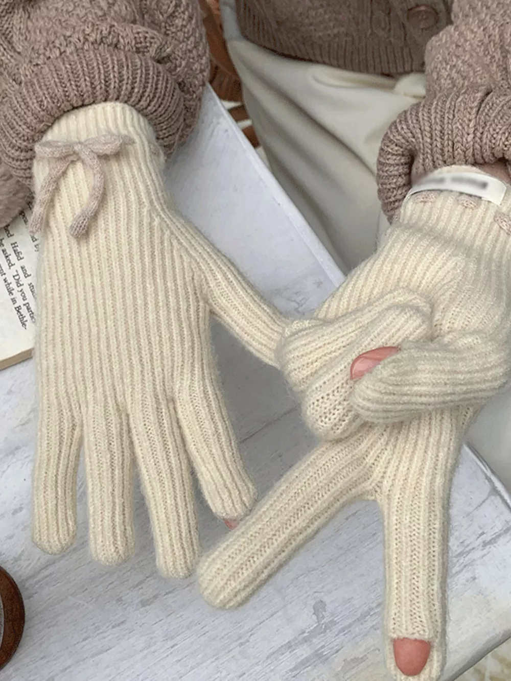 Knitted Gloves with Bow Accent, image 8