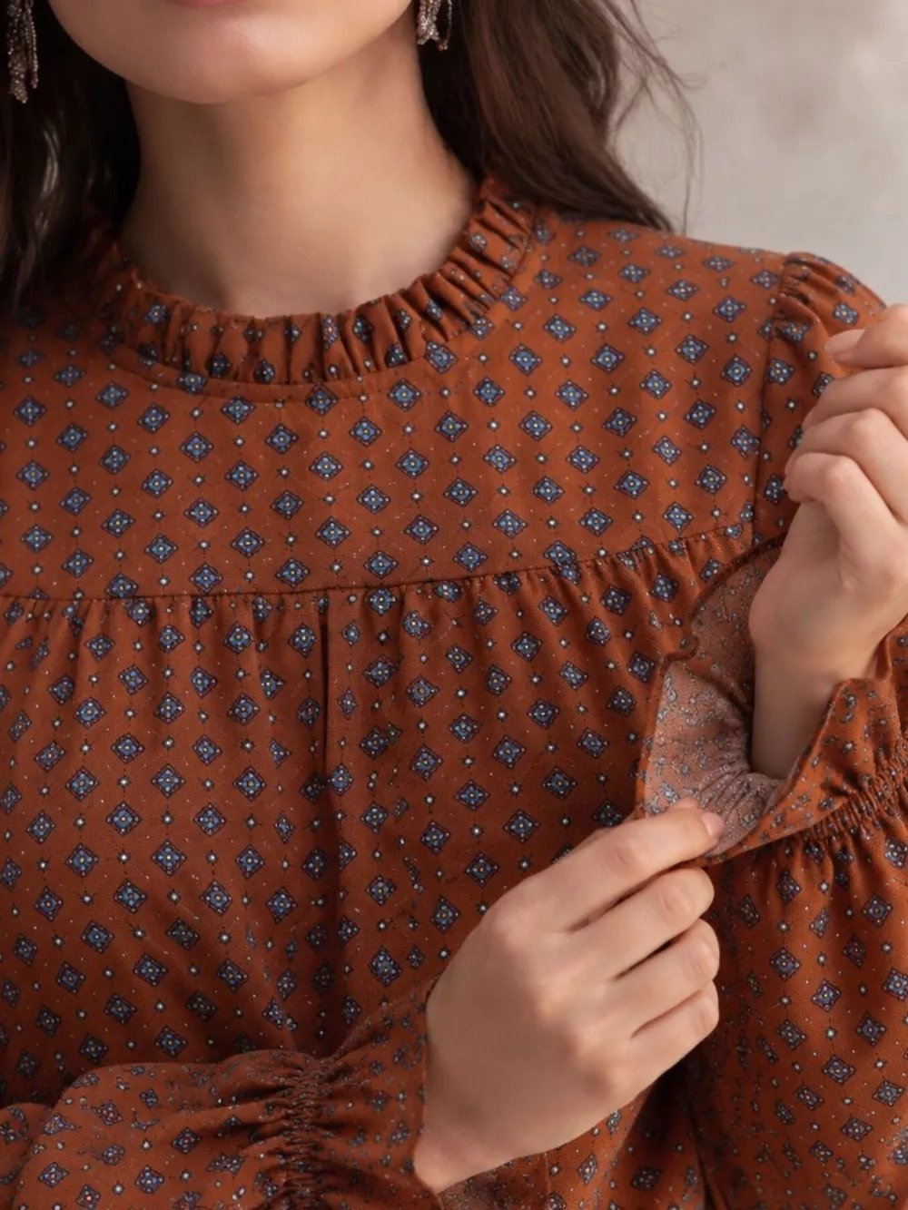 Geometric Print Mock Neck Puff Sleeves Blouse, image 3