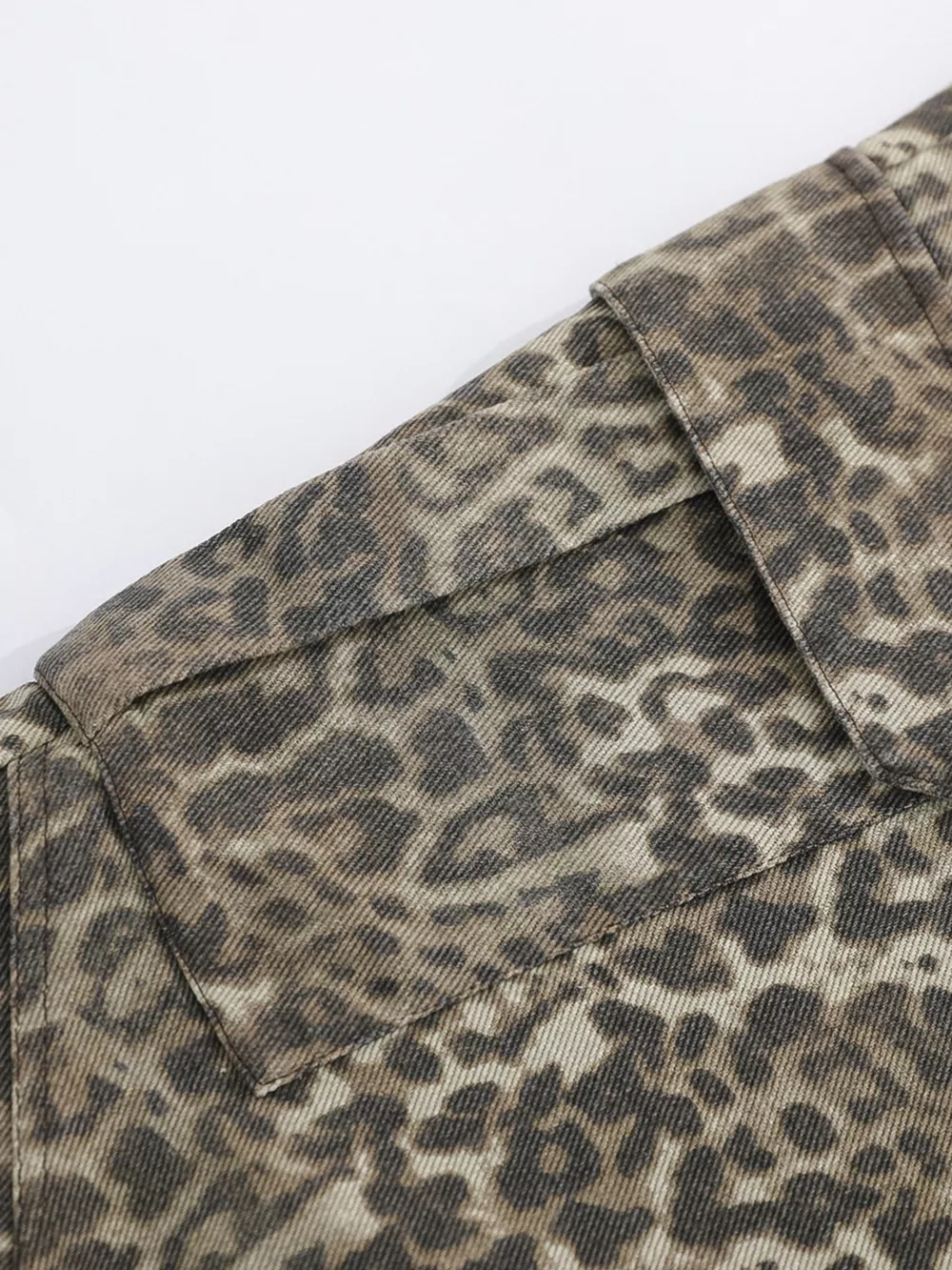 Men's Leopard Print Cargo Wide-Leg Capris, image 5