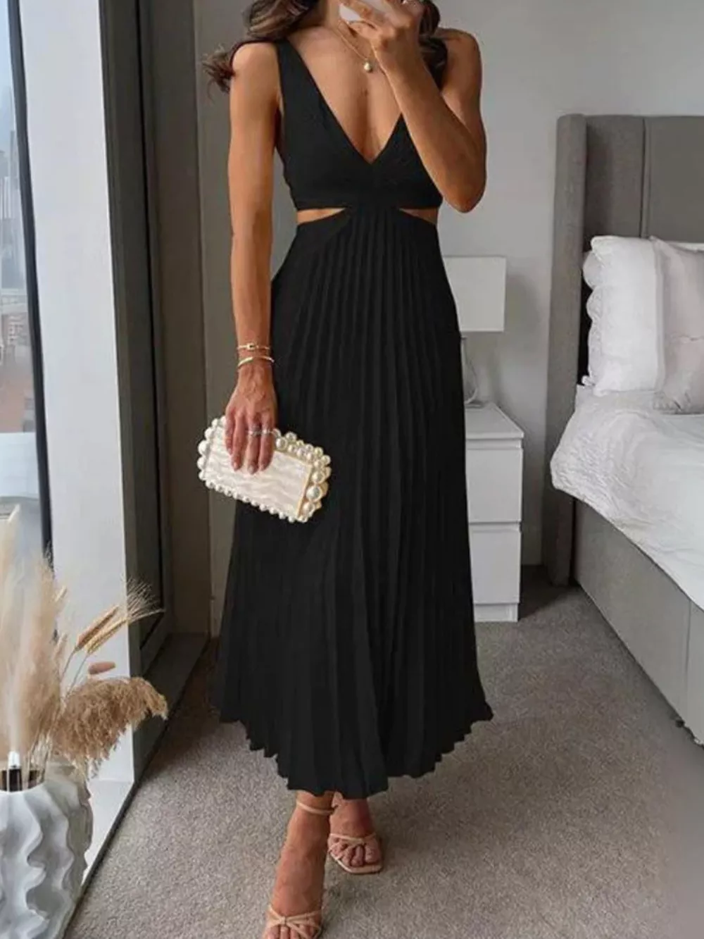 Elegant Pleated Midi Dress with Cut-out Details, image 4