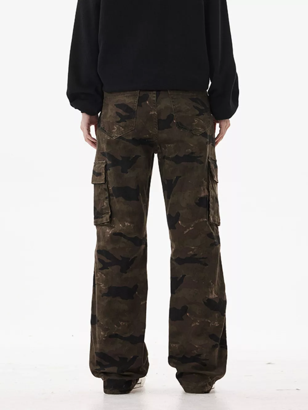 Men's Camo Print Relaxed Fit Cargo Jeans, image 5