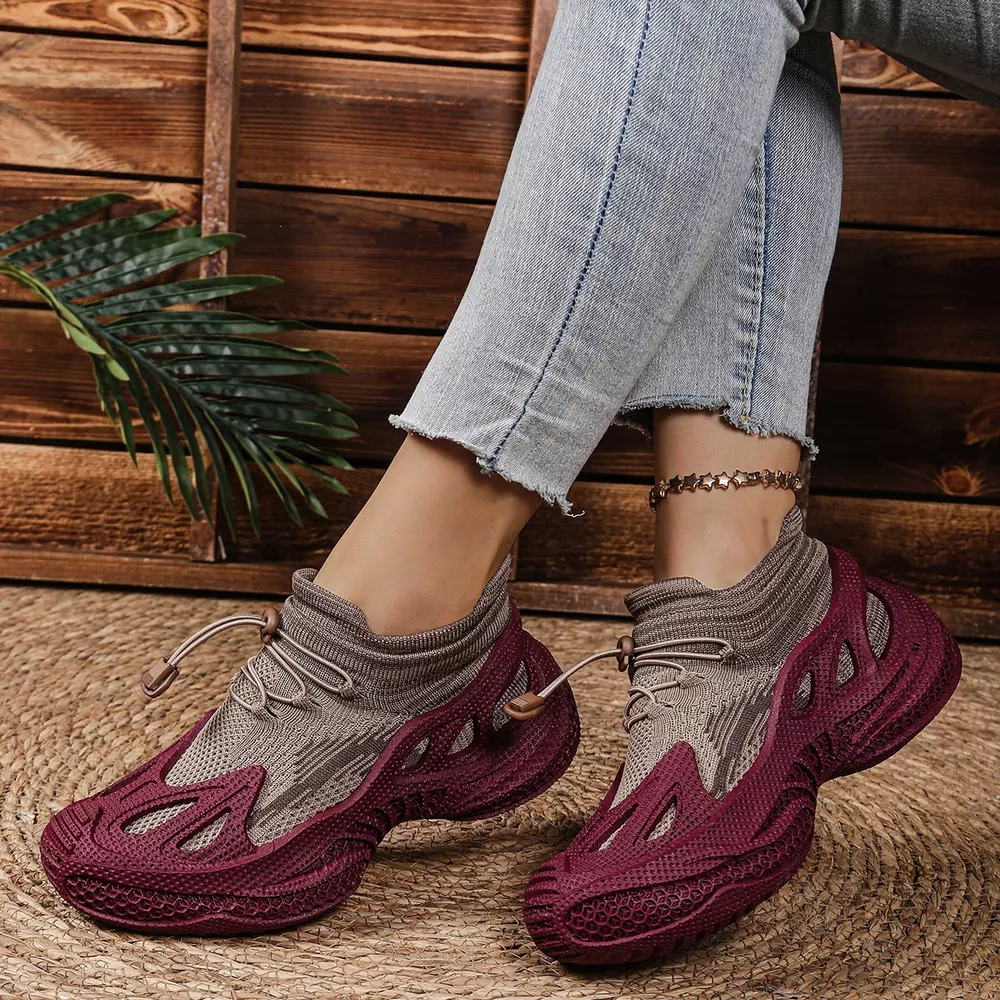 Lace Up Round Toe Sneakers