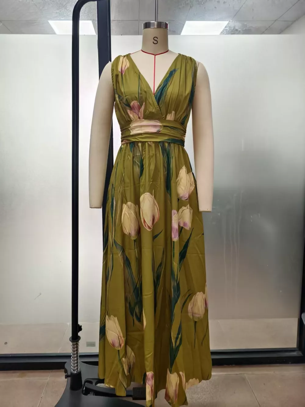 Full Size Sleeveless Floral Print Maxi Dress Plus Size, image 8