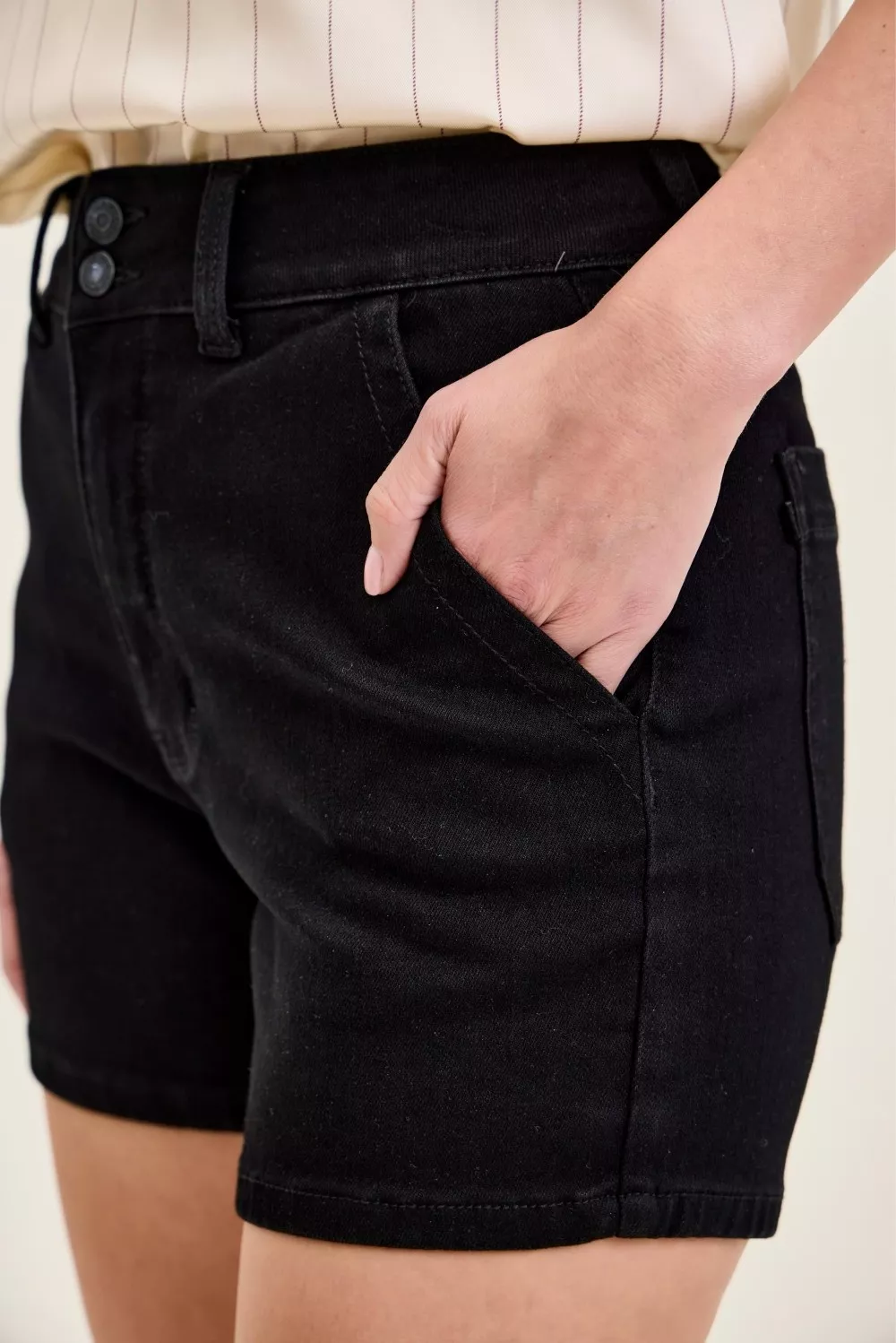 High-Waisted Trouser Shorts, image 4
