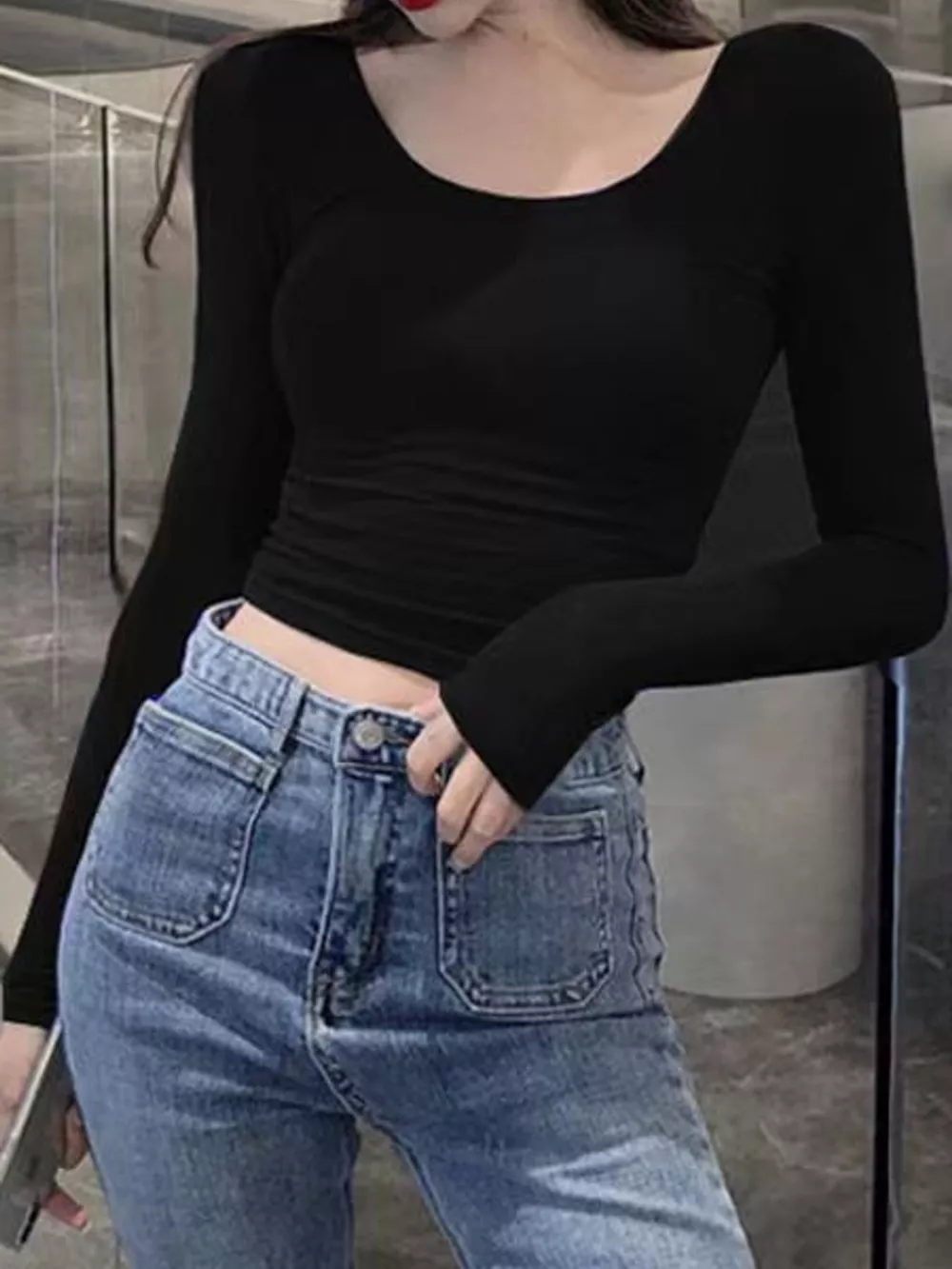 Slim-Fit Long Sleeve U-Neck Cropped T-Shirt