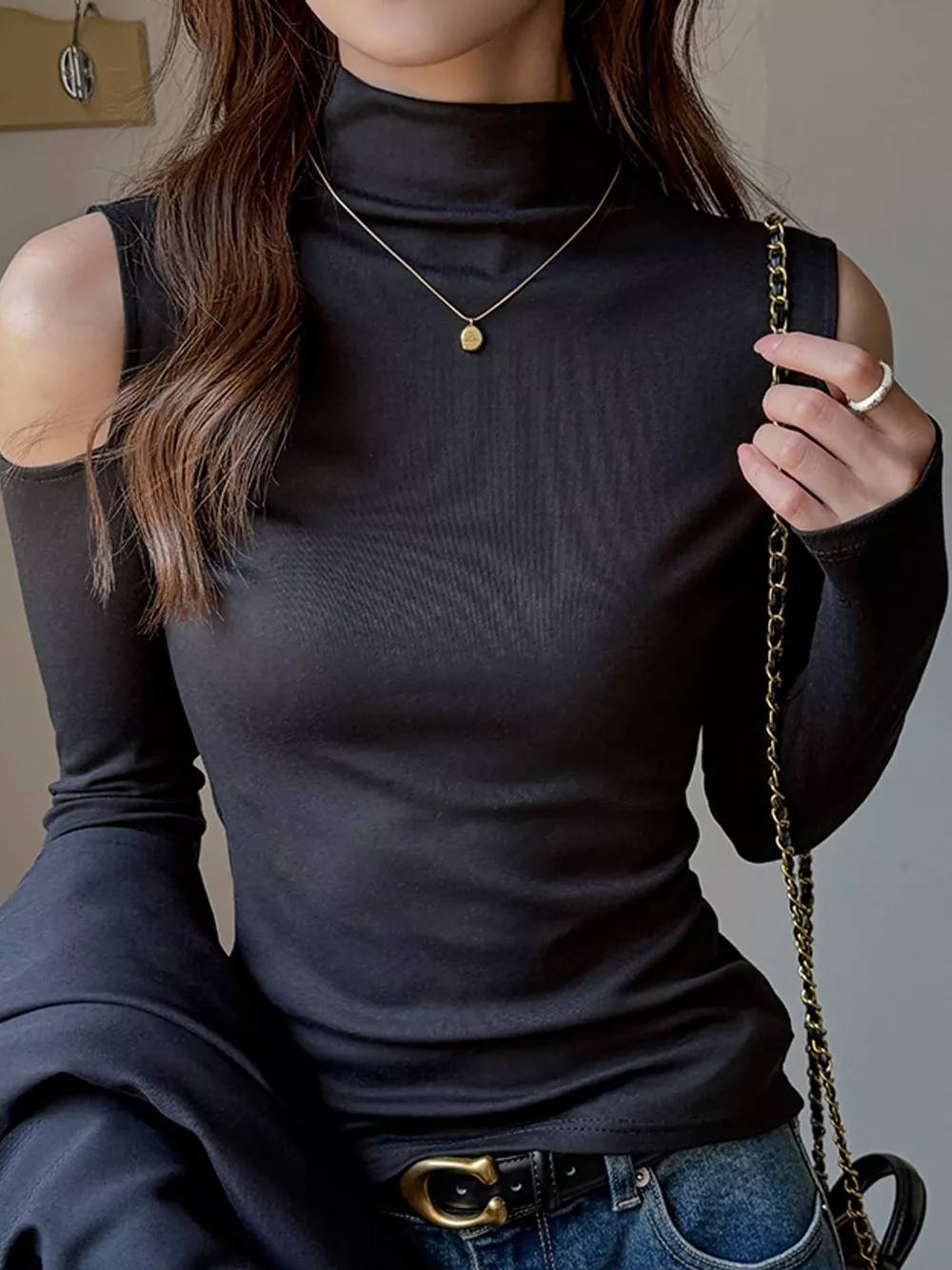 Mock Neck Cold-Shoulder Slim-Fit T-Shirt, image 6