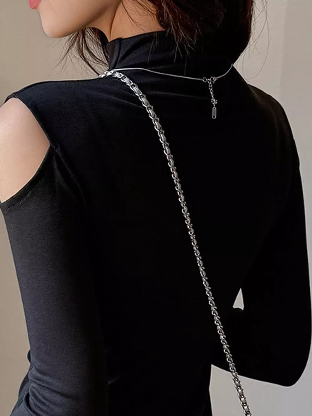 Mock Neck Cold-Shoulder Slim-Fit T-Shirt, image 9