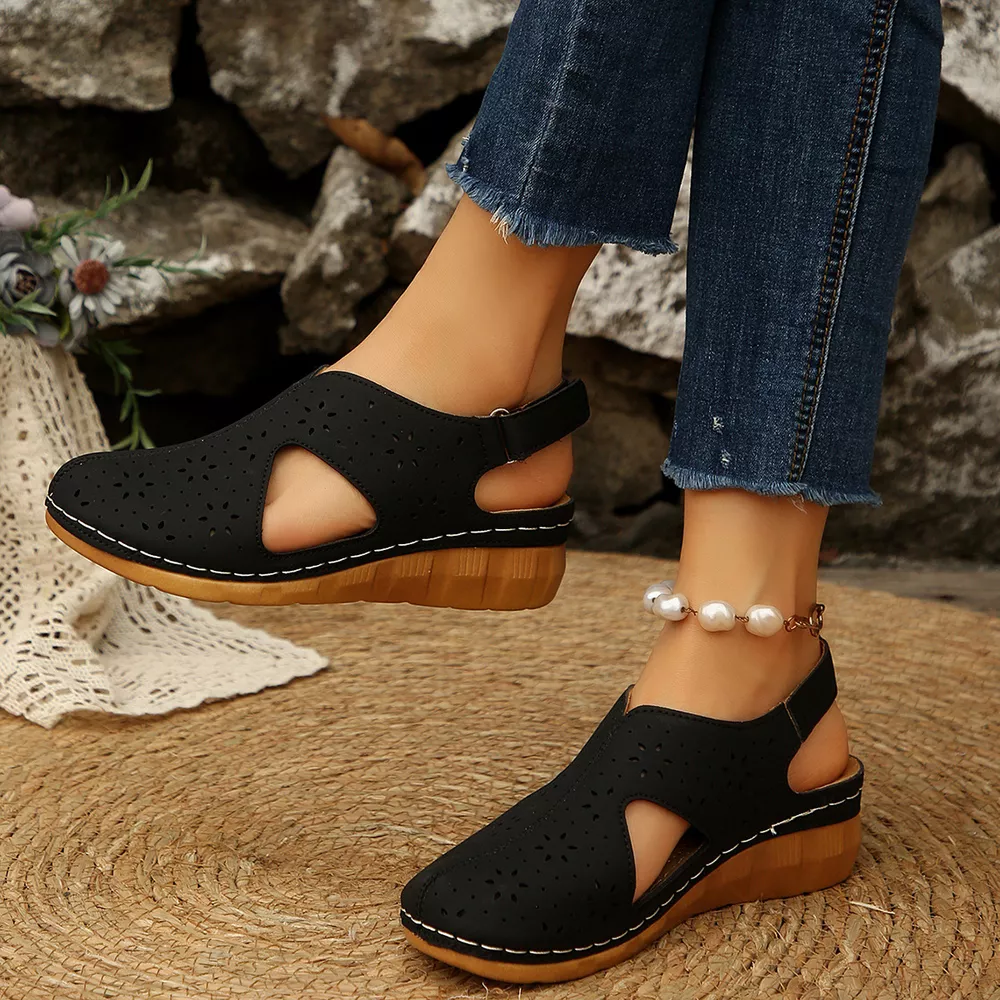 Round Toe Wedge Sandals, image 3