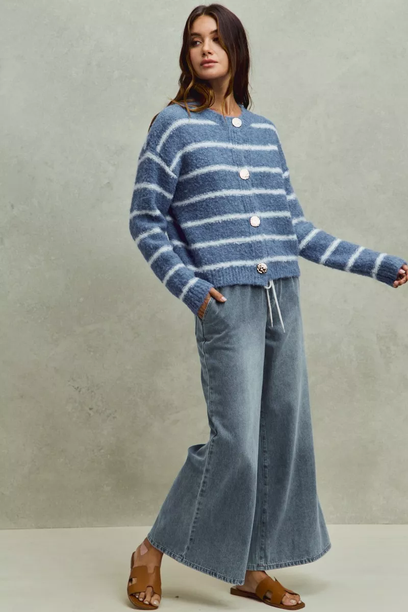 Mid Rise Elastic Waist Flare Denim Jeans, image 3