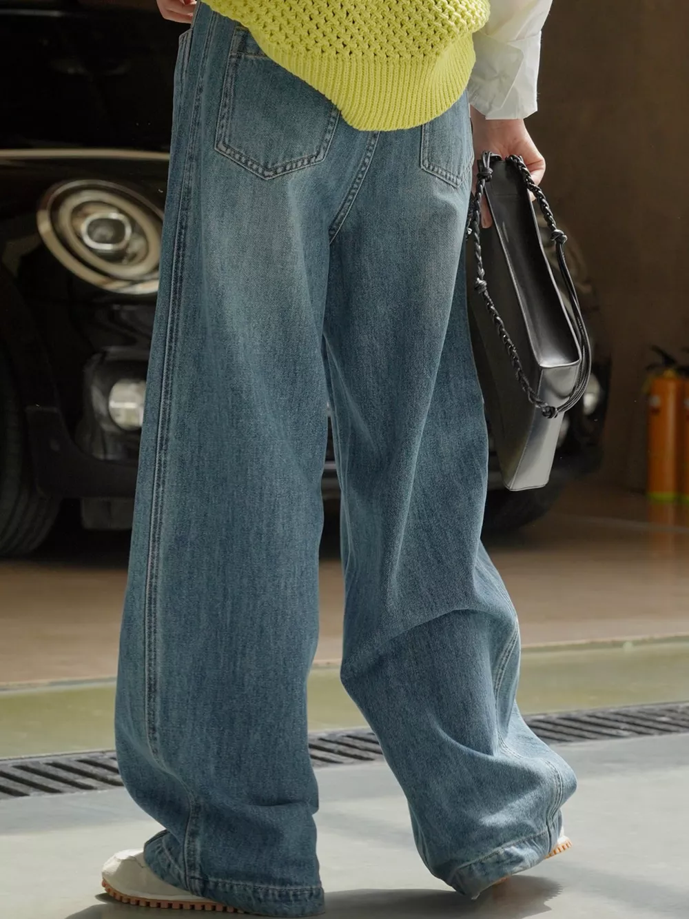 Vintage Wash High-Waisted Wide-Leg Jeans, image 3