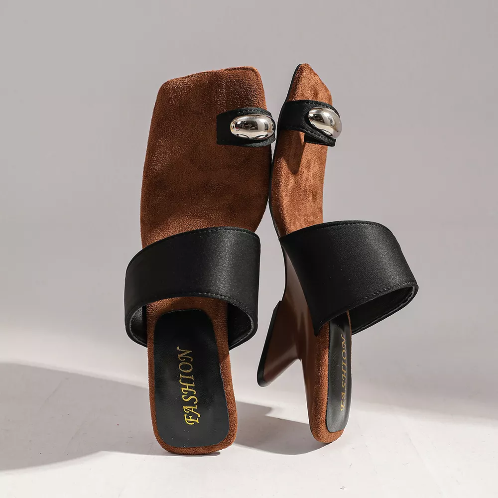 Toe Loop Block Heels Sandals, image 3