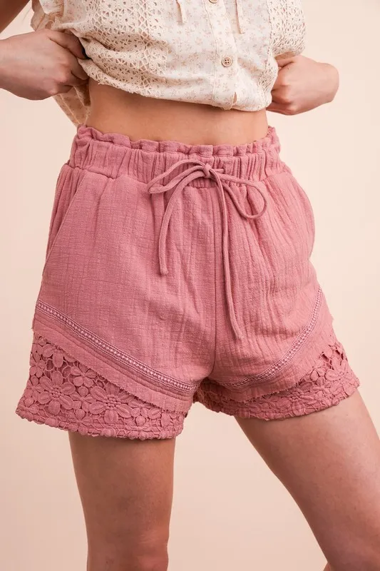 Lace Contrast Detail Woven Shorts, image 3