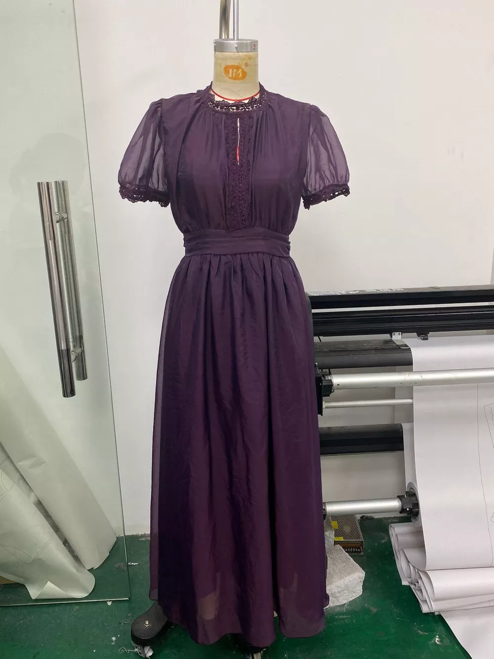 Full Size Elegant Sheer Chiffon Mock-Neck Maxi Dress with Keyhole Detail Plus Size, image 6