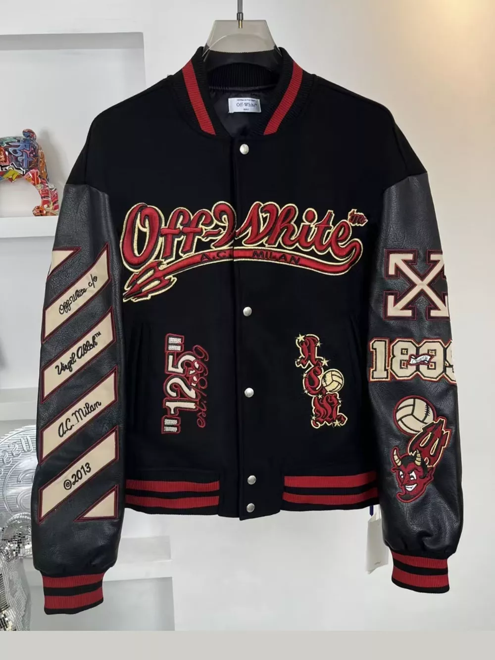Men's Embroidered Patches Snap Down Jacket