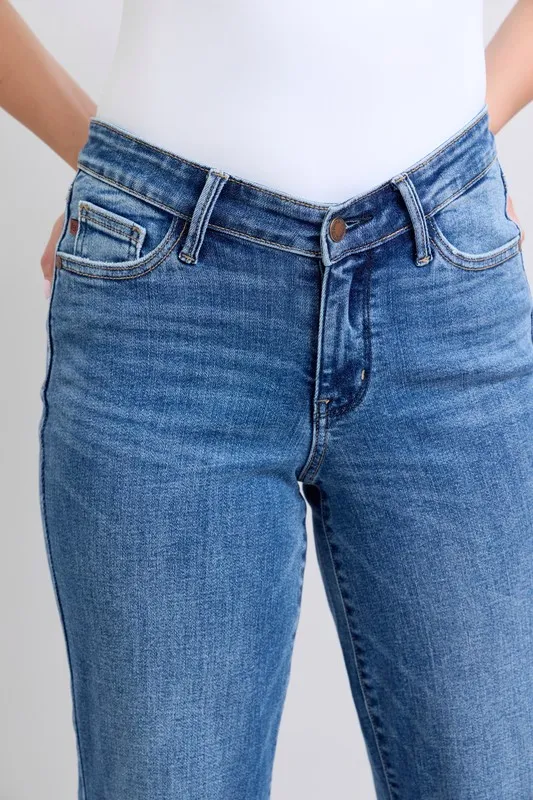 Full Size High Waist V-Front Vintage Wash Straight Jeans Plus Size, image 11
