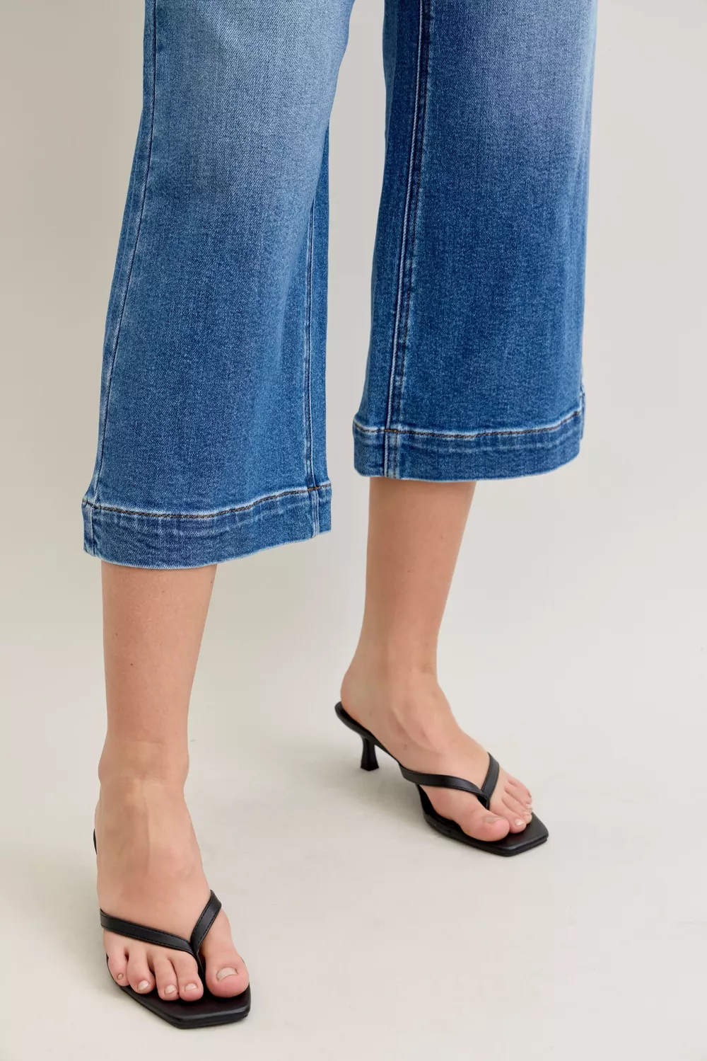 Mid Rise Crop Wide Leg Jeans, image 9