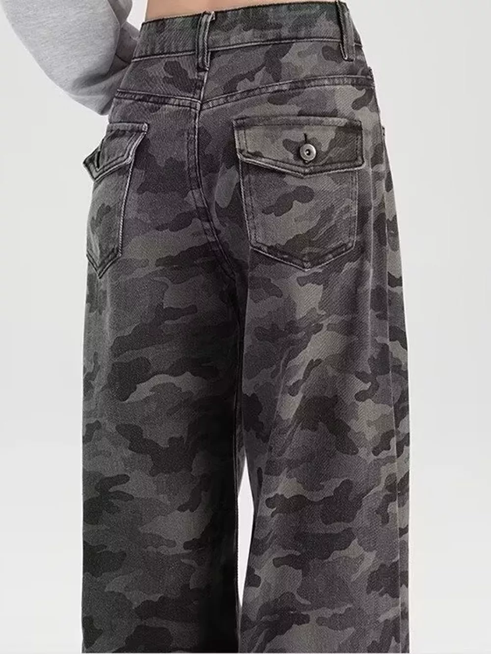 High-Waisted Camouflage Wide-Leg Jeans, image 3