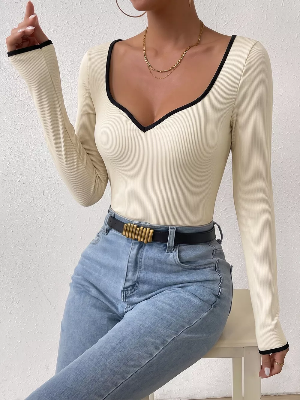Ribbed Sweetheart Neckline Contrast Trim Long Sleeve Bodysuit, image 5