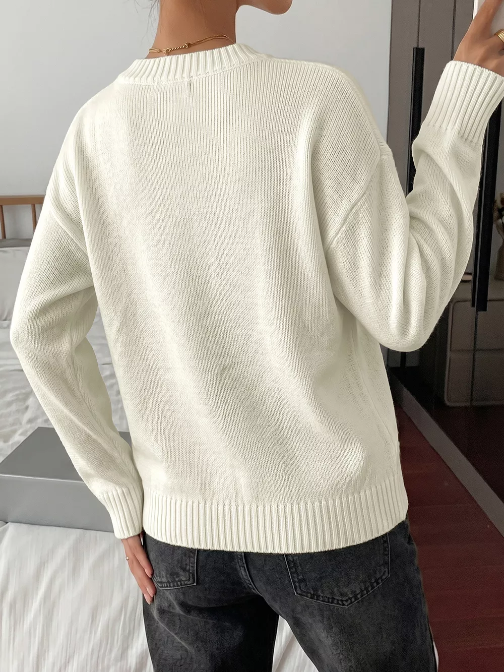 Bow Graphic Round Neck Sweater, image 5