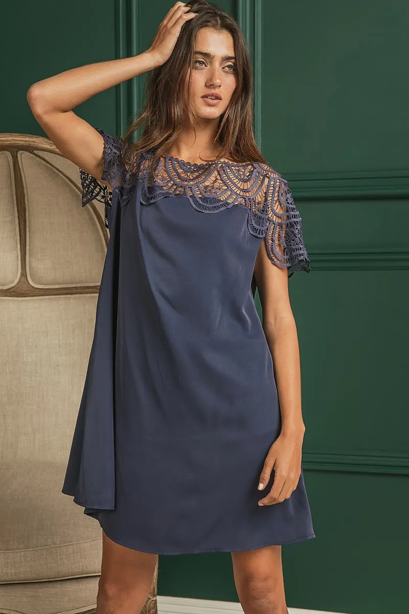Crochet Lace Yoke Detailed Wrinkled Dress