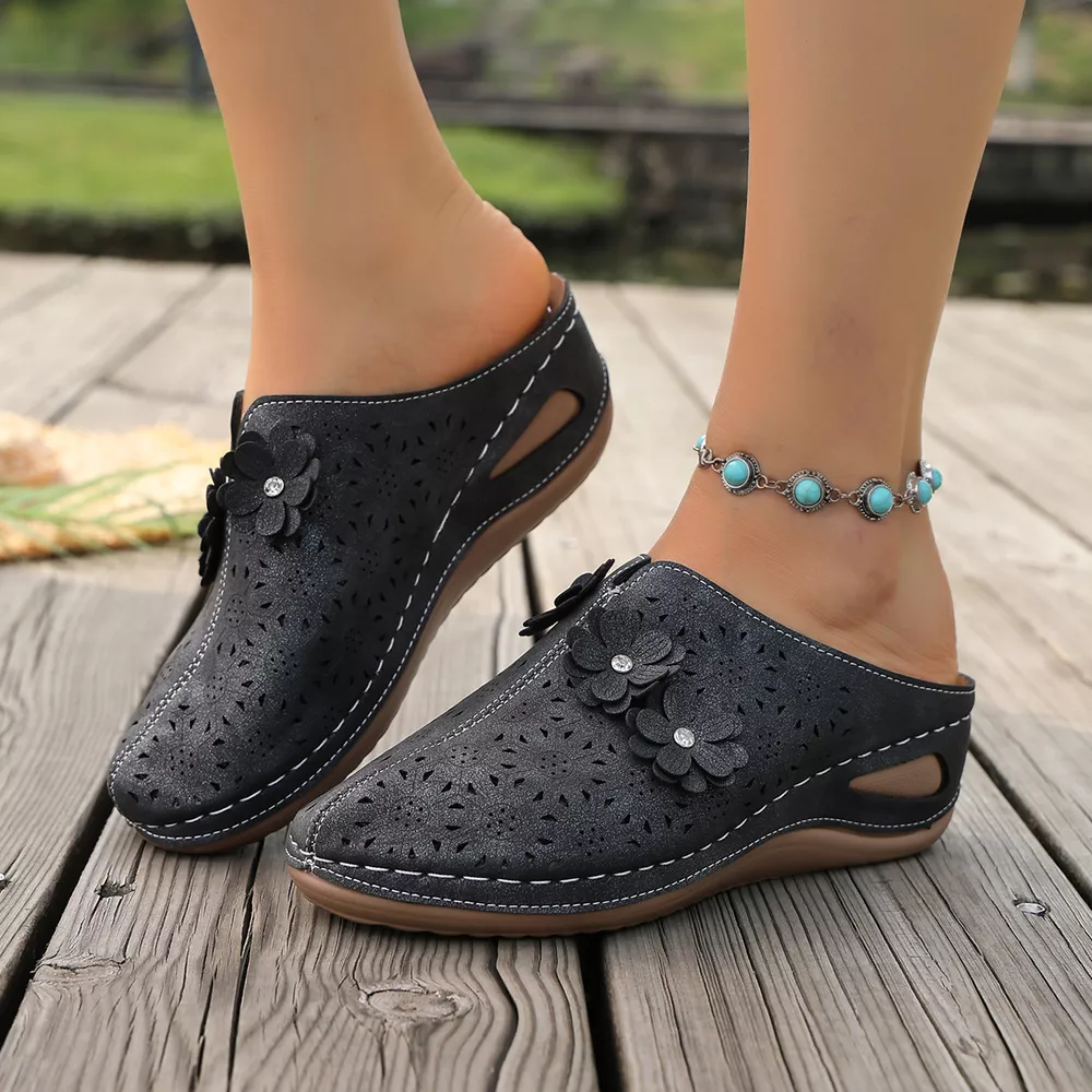Floral Decor Round Toe Sandals, image 3